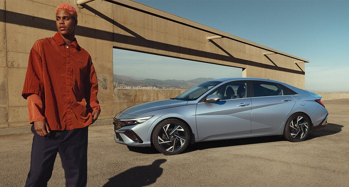 The new ELANTRA street cut